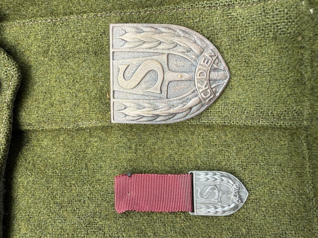 Original WWII Nederlandsche Arbeidsdienst N.A.D. 'Onderopzichter' uniform - Image 12
