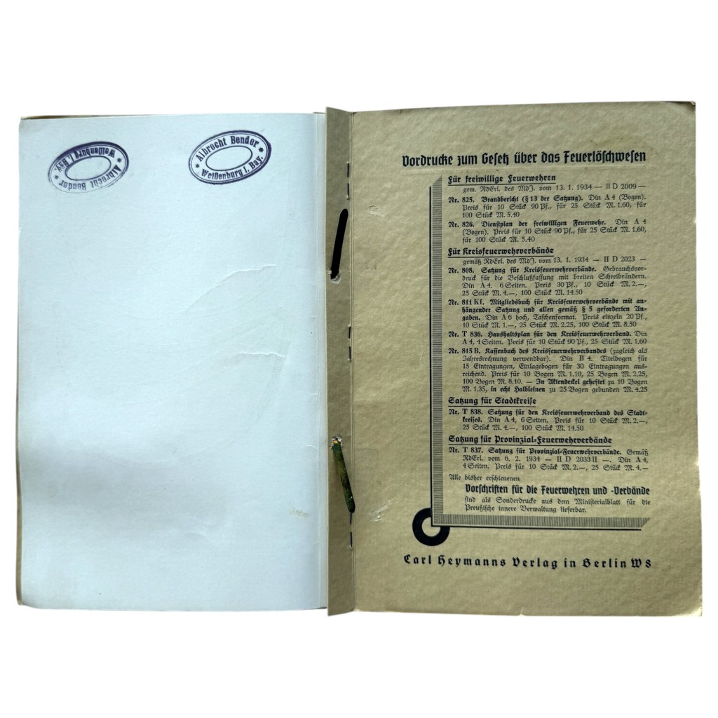 Original 1934 German Feuerwehr uniform regulation brochure 'Die Uniformierung der Berufs- und der freiwilligen Feuerwehrmänner' - Image 9