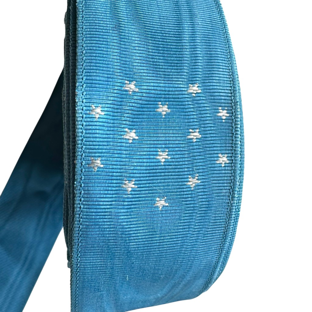 Original WWII US Medal of Honor medal ribbon on its original factory roll - Image 4