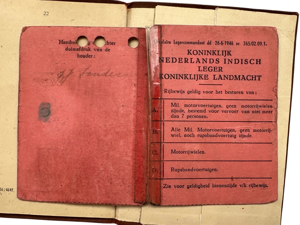 Original 1945-1949 Dutch KNIL Service Book and drivers licence Eskadron Pantserwagen - Image 8