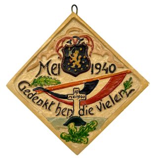 Originele Nederlandse Mei 1940 herdenkingstegel Gedenkt hen die vielen Tweede Wereldoorlog wandtegel voor verzamelaars.