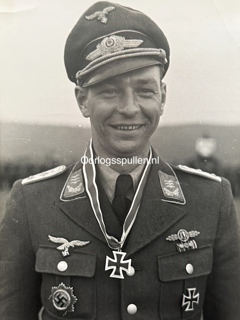 Original WWII German Luftwaffe pilot Knights cross portrait photo