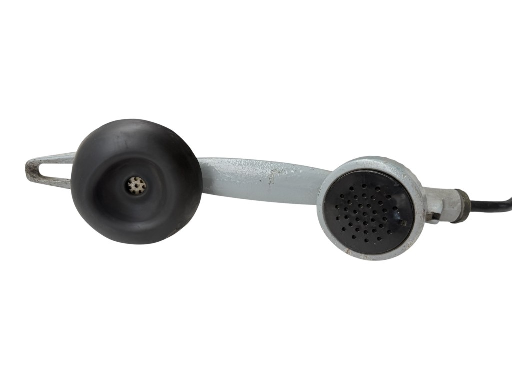 Original WWII German Siemens bunker telephone - Image 5