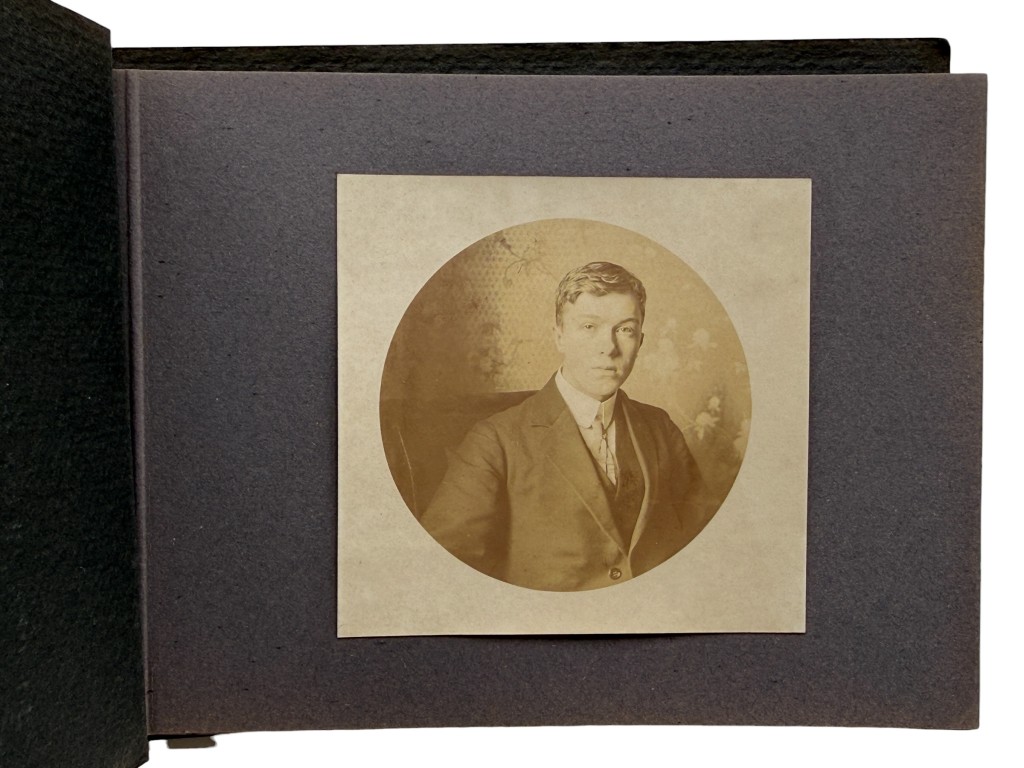 Original WW1 Dutch army 'Duivendienst' Sleeuwijk album - Image 4