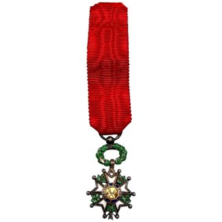 Original French miniature Legion of Honour Légion d'honneur Third Republic medal with red ribbon and enamel star for military medal collectors.