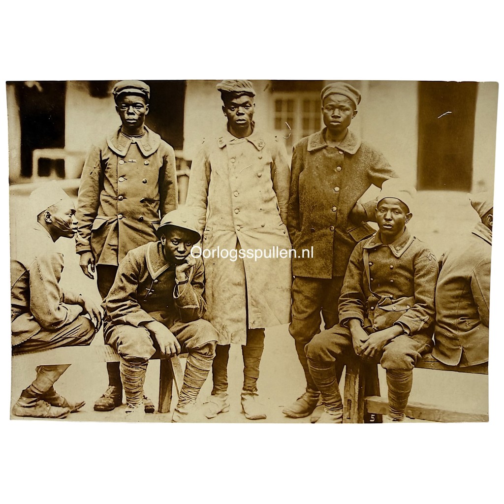 Original WW1 German Army photo of Sudanese African soldiers on the Champagne Front with original German press caption and W. Meissner Berlin stamp