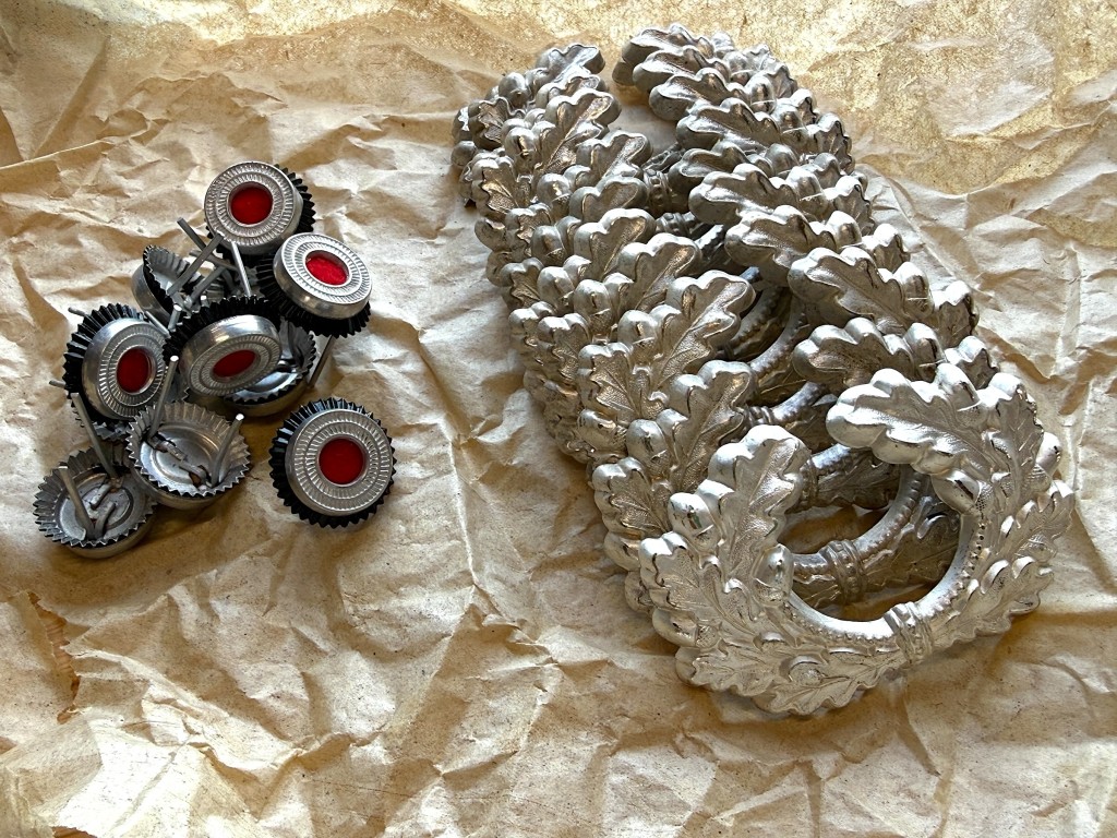 Original WWII German Wehrmacht metal visor cap insignia wreath and cockade