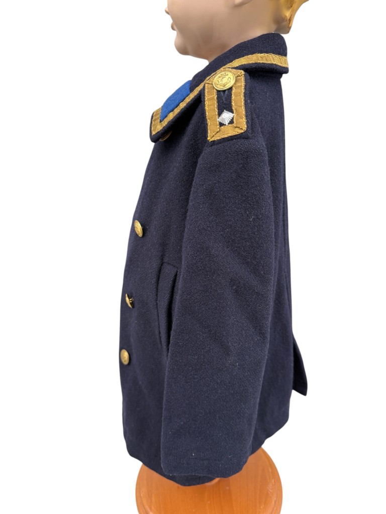 Original WWII German Kriegsmarine Child’s ‘Colani’ Uniform Jacket with shoes and bust - Afbeelding 7