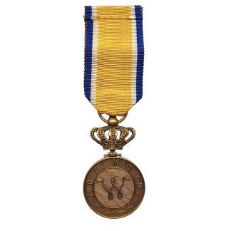 Originele Nederlandse Eremedaille in brons Orde van Oranje-Nassau met Wilhelmina monogram, Koninklijke kroon en oranje wit geel blauw lint.