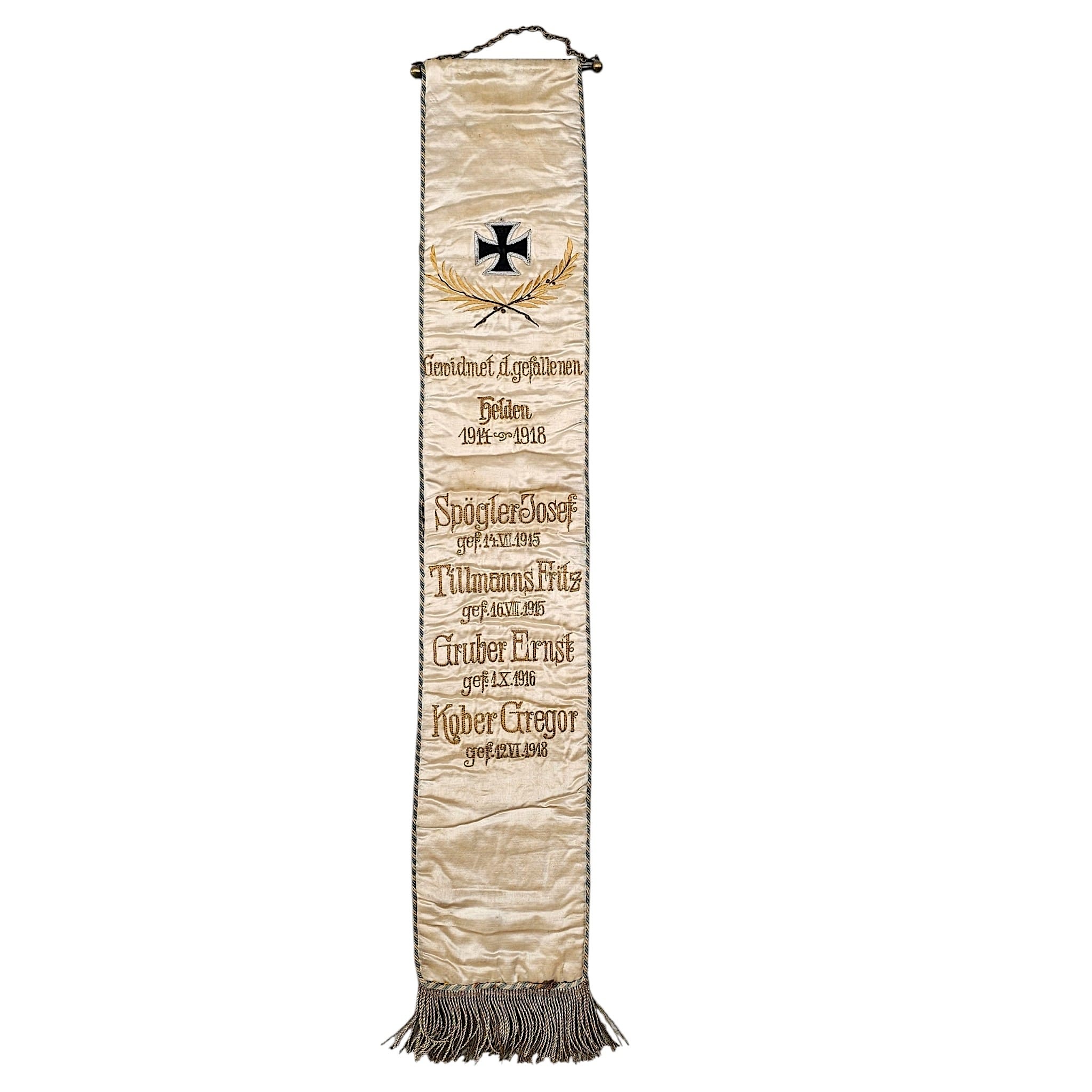 Original WW1 German double-sided memorial banner 1914–1918 with Iron Cross, embroidered names of fallen German soldiers and association members.
