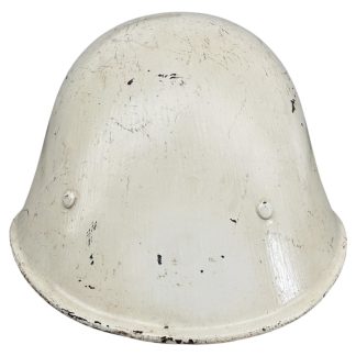 Originele WWII Nederlandse Luchtbeschermingsdienst helm wit geschilderd met lederen binnenwerk Nederlandse luchtbescherming militaria