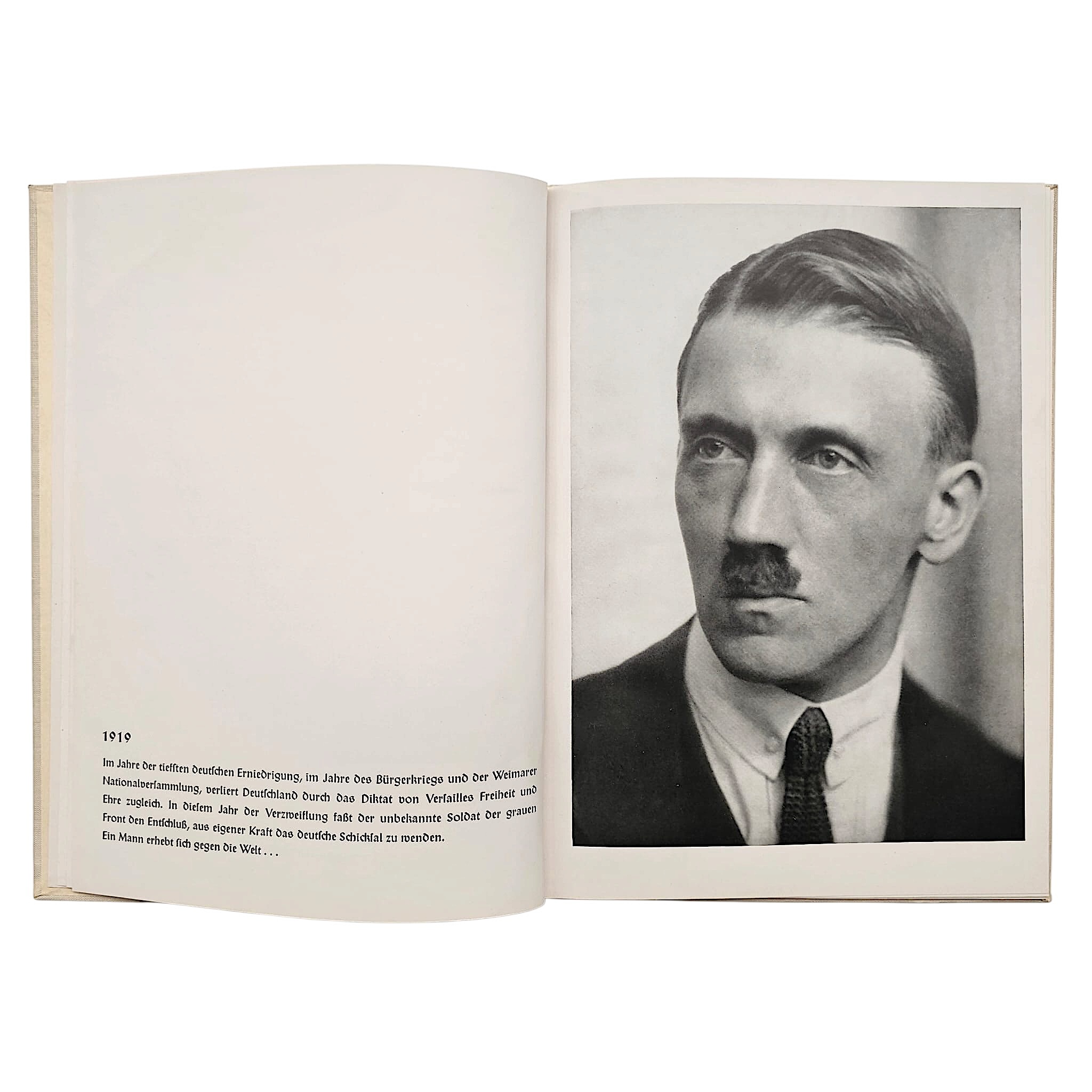 Original WWII German 'Das Antlitz des Führers' Heinrich Hoffmann Adolf Hitler Photo Book 1939
