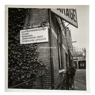 Originele WWII Duitse foto Den Haag Luchtbeschermingsdienst Brandweer Geneeskundige Dienst Öffentlicher Luftschutz Nederlandse bezetting