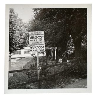 Originele WWII Duitse foto Den Haag Gemeentelijke Luchtbeschermingsdienst wijkpost Sector III wijk 6 en 8 Nederlandse bezetting
