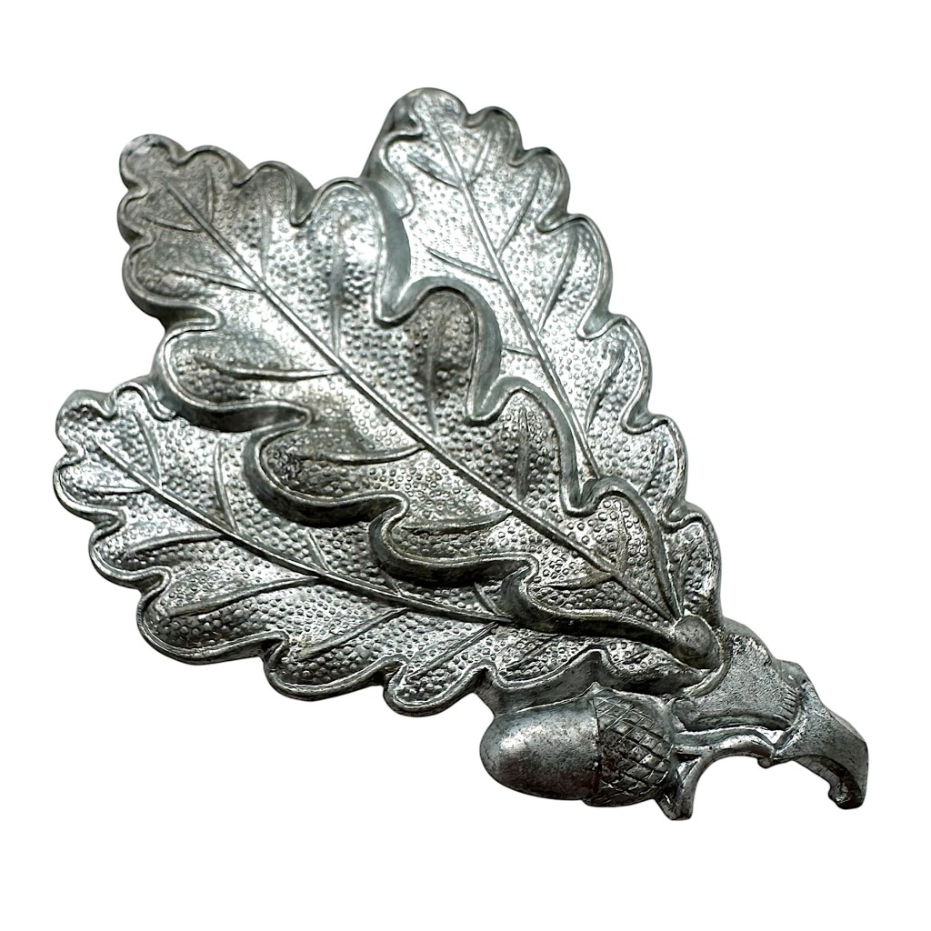 Original WWII German WH Jäger metal cap insignia