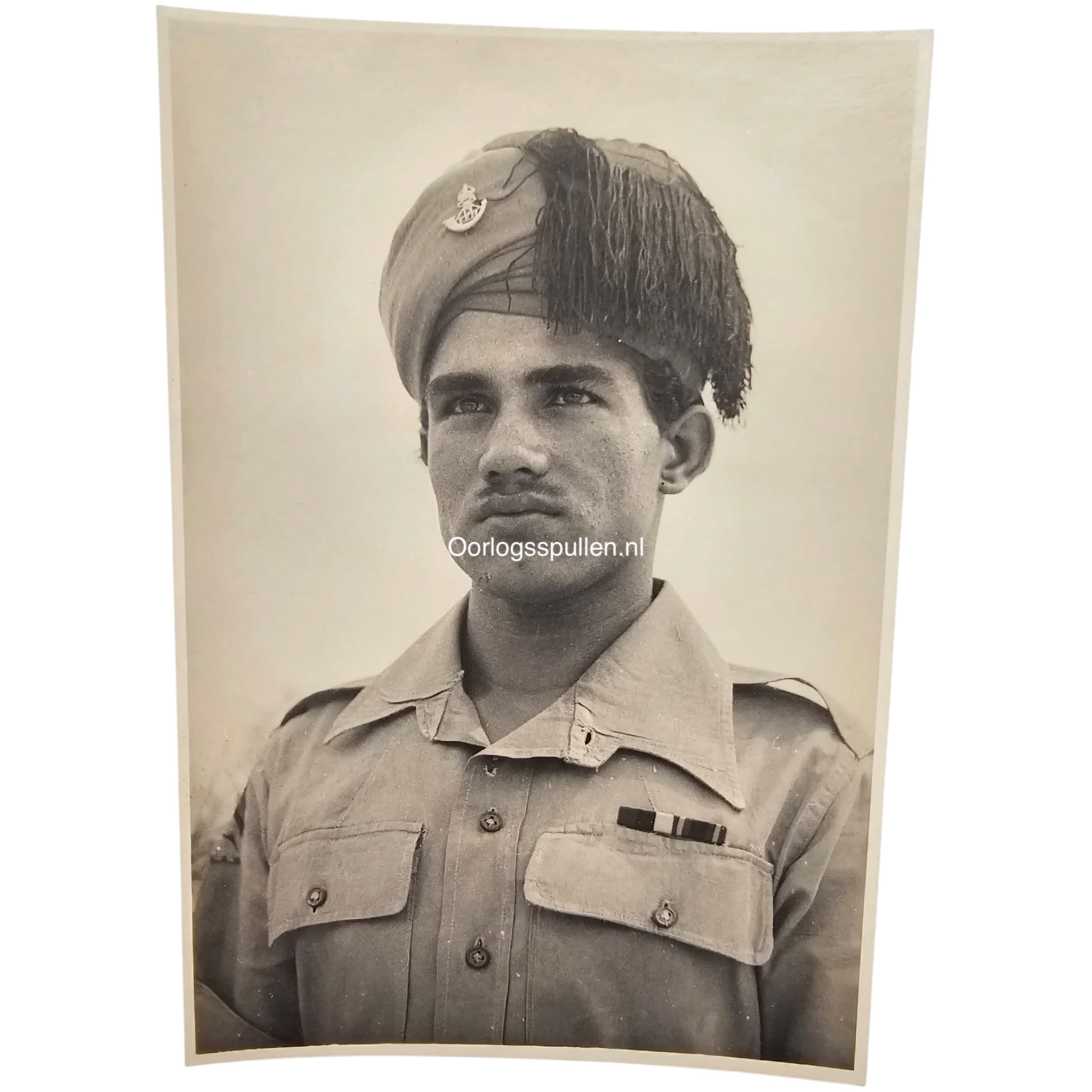 Originele WWII foto van een Indian Army soldaat met tulband en insigne