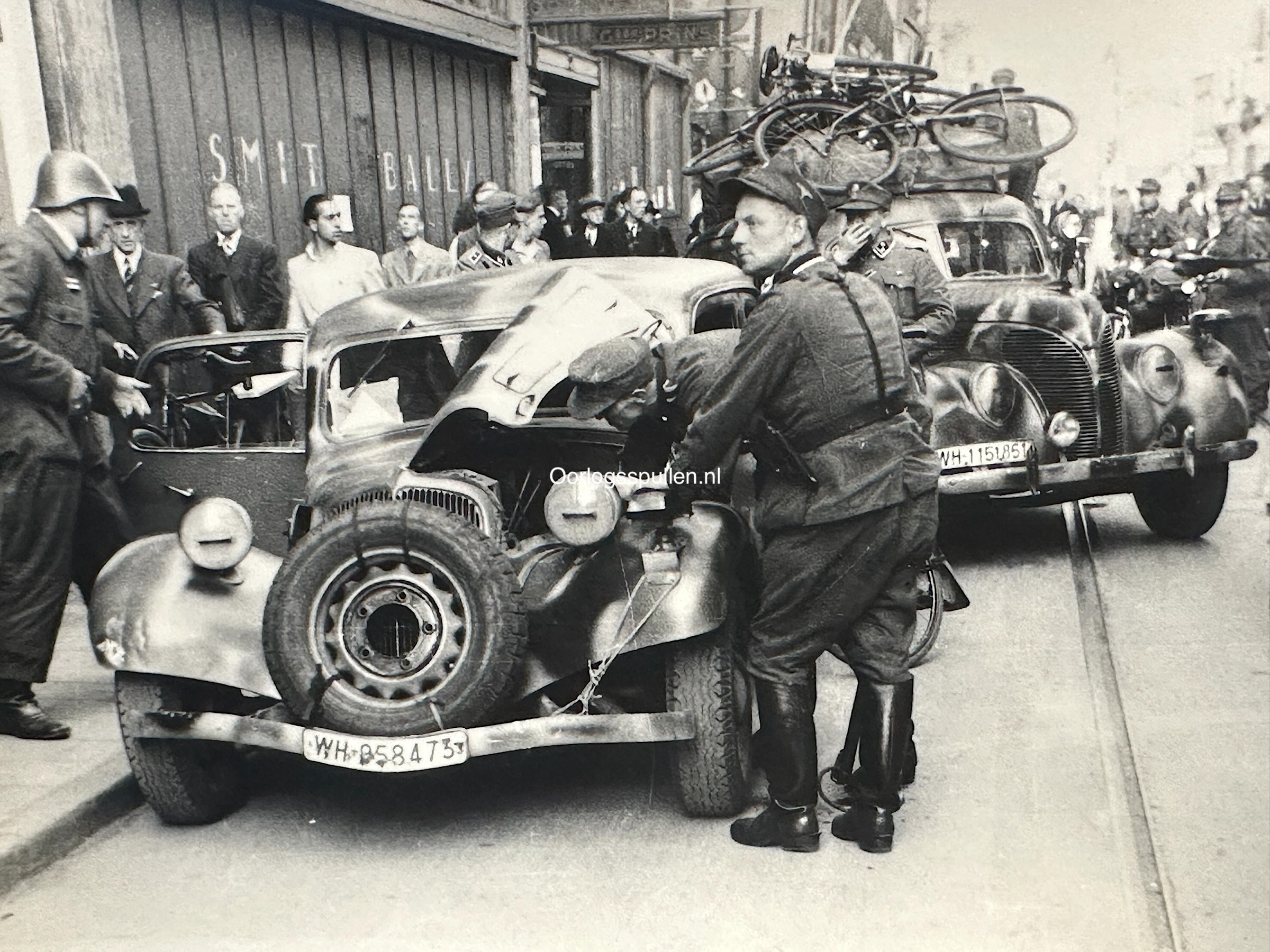 Original WWII Dutch rare extensive photo grouping of the liberation of Amsterdam - Afbeelding 3