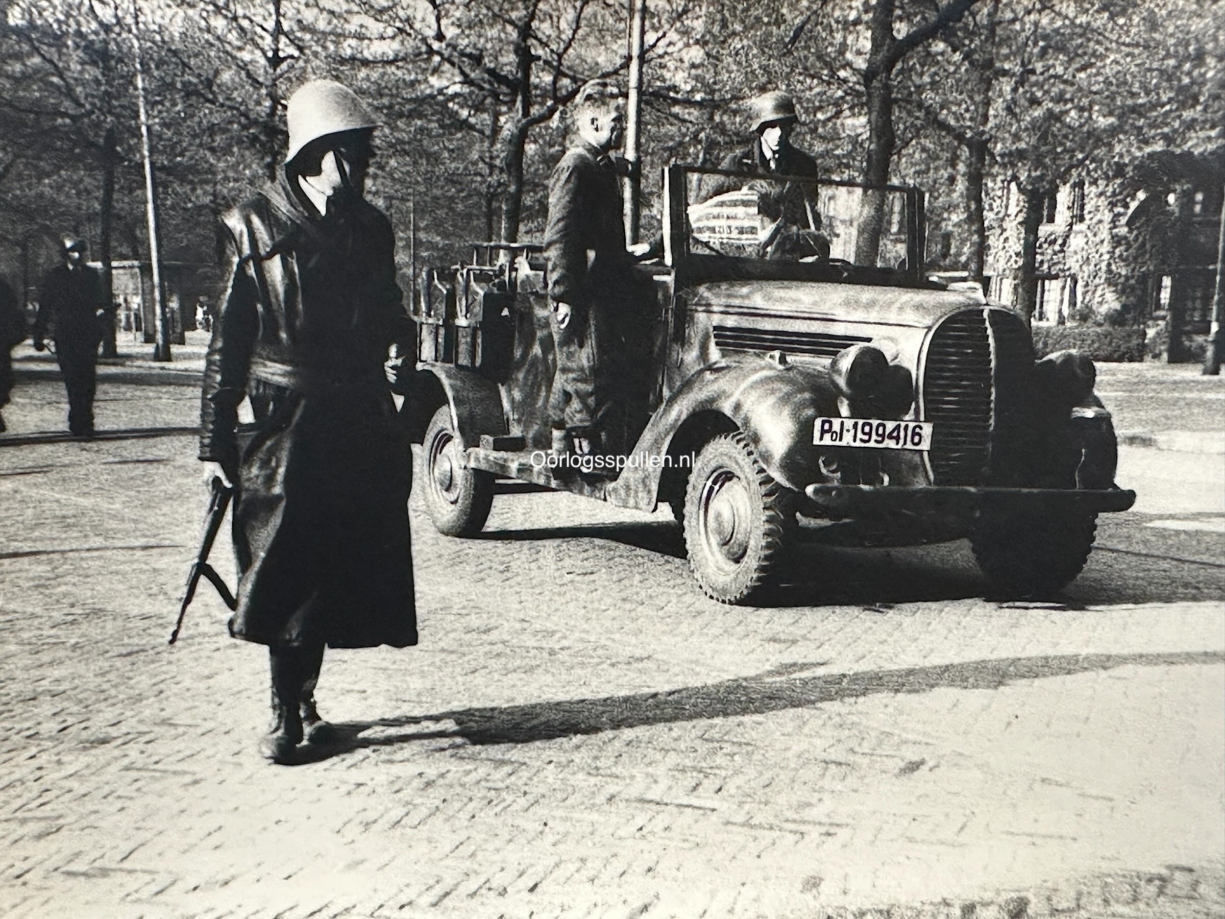 Original WWII Dutch rare extensive photo grouping of the liberation of Amsterdam - Afbeelding 61
