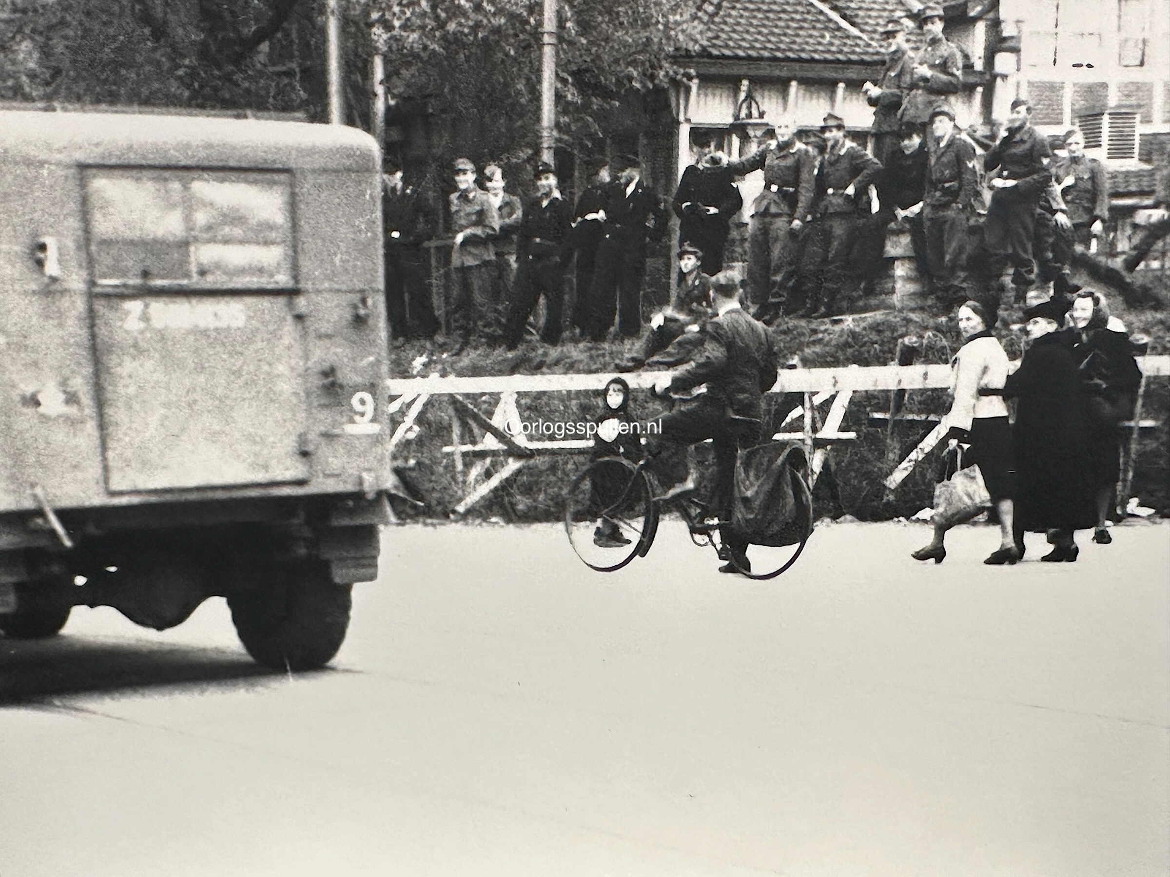 Original WWII Dutch rare extensive photo grouping of the liberation of Amsterdam - Afbeelding 31