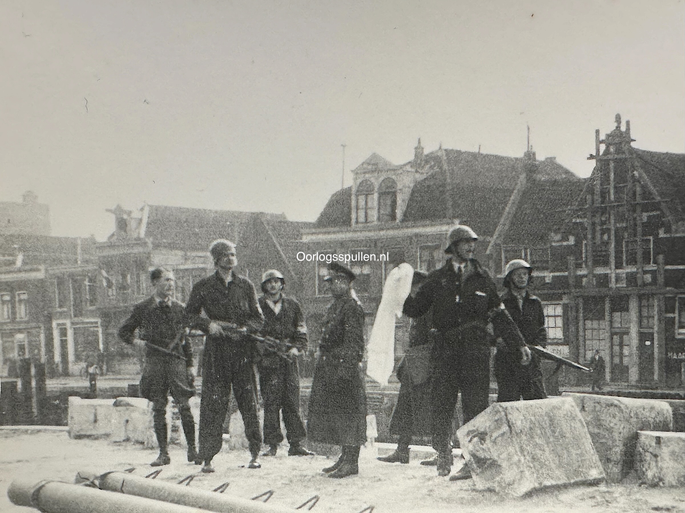 Original WWII Dutch rare extensive photo grouping of the liberation of Amsterdam - Afbeelding 9