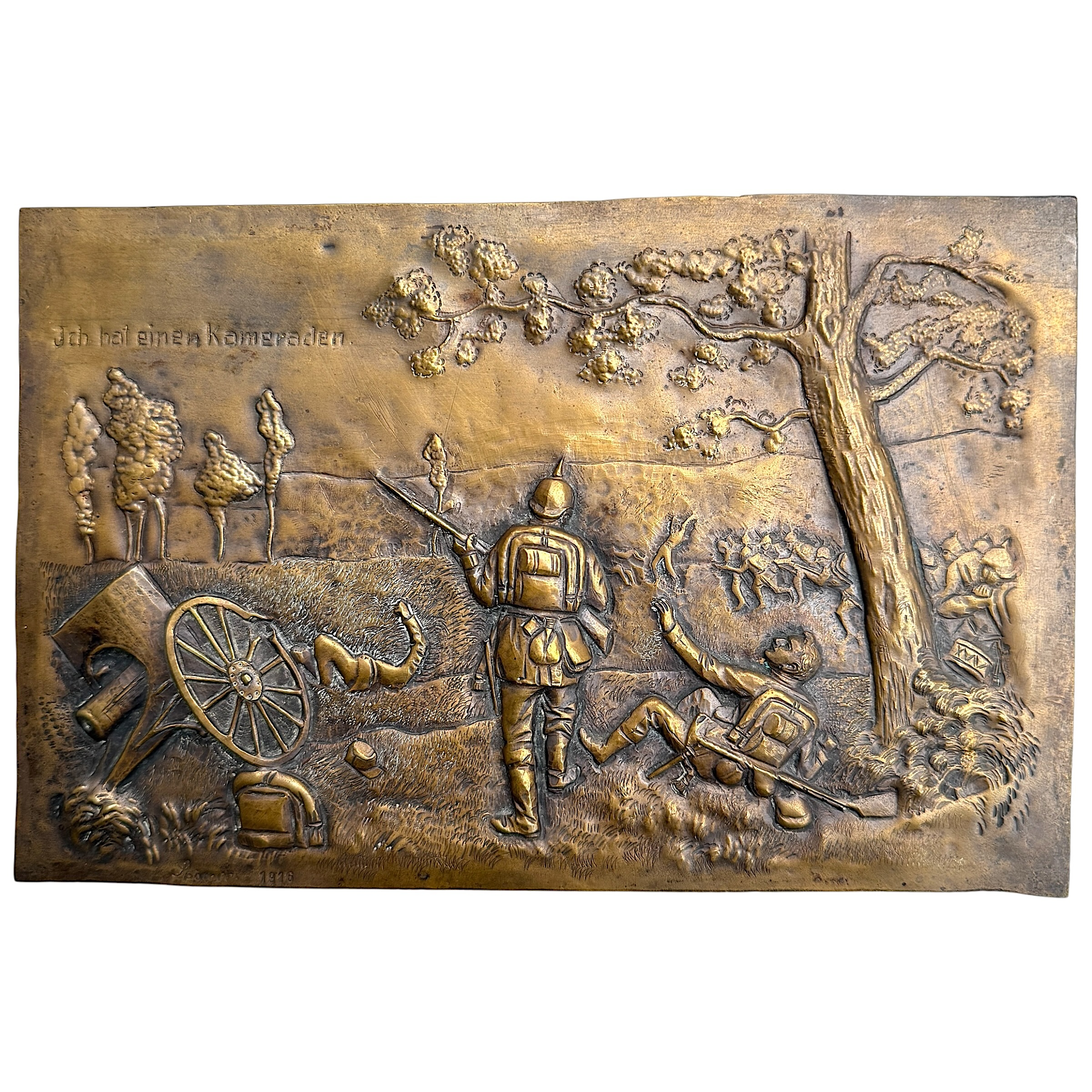 Original WWI German 1916 'Ich hatt einen Kameraden' military plaque with Pickelhaube soldiers, battlefield scene and fallen comrade in relief.