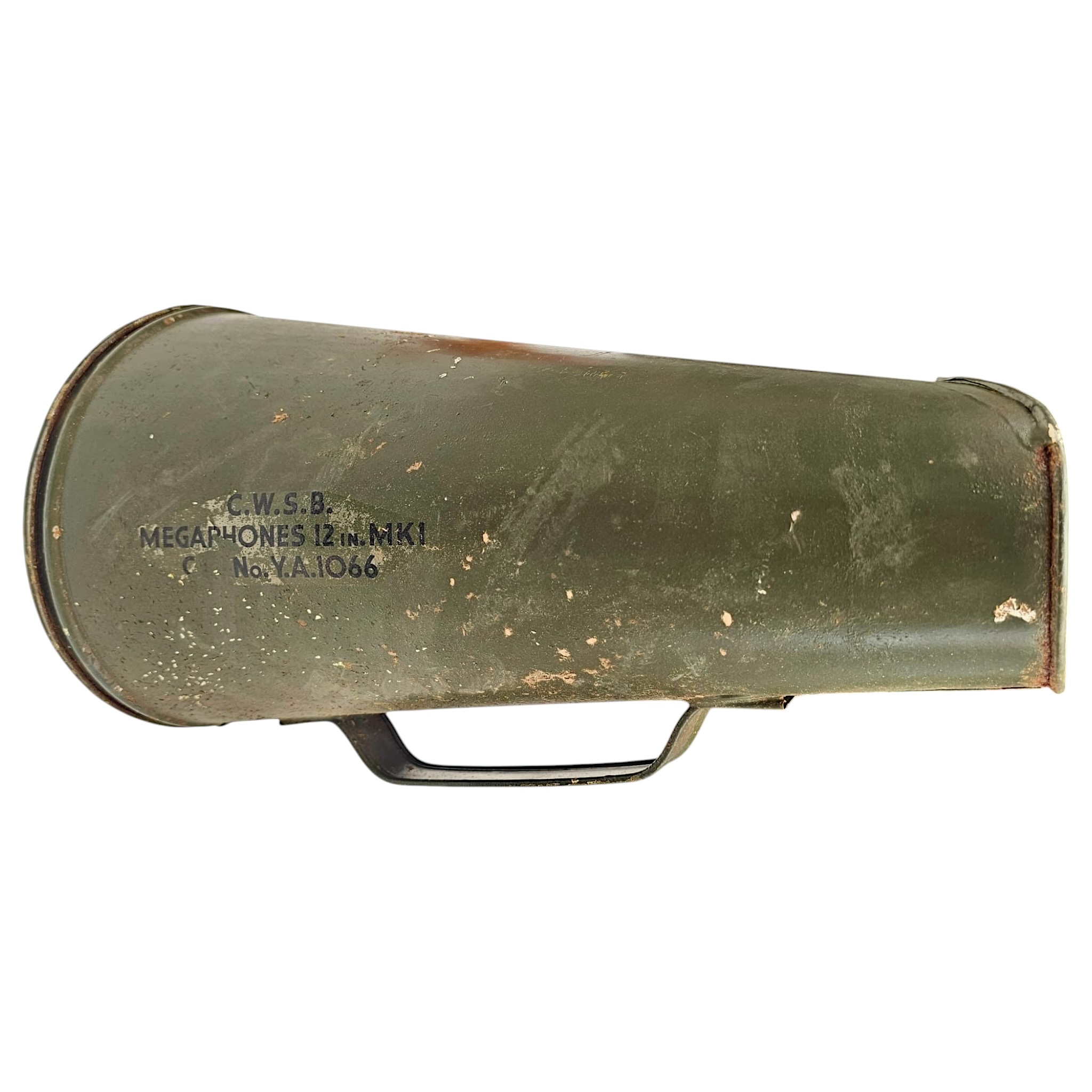 Originele Britse megafoon van het type C.W.S.B. Megaphones 12 inch MK I uit de Tweede Wereldoorlog.