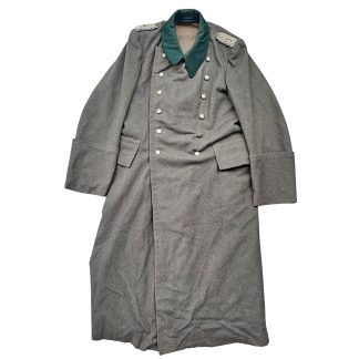 Originele WWII Duitse Wehrmacht Major officiersjas met groene kraag en schouderstukken