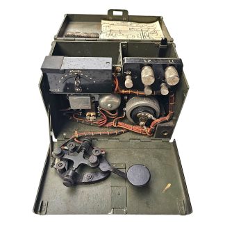 Origineel WWII Amerikaans telegraafstel TG-5-A/B in metalen kistje met morsesleutel en hoofdtelefoon