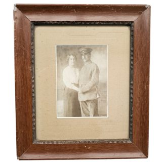 Originele WWI Duitse ingelijste foto van een militair met zijn vrouw, gestempeld Ansbach