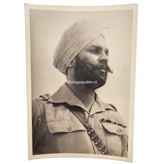 Originele WWII foto van een Sikh soldaat van het Britse Indiase leger met tulband